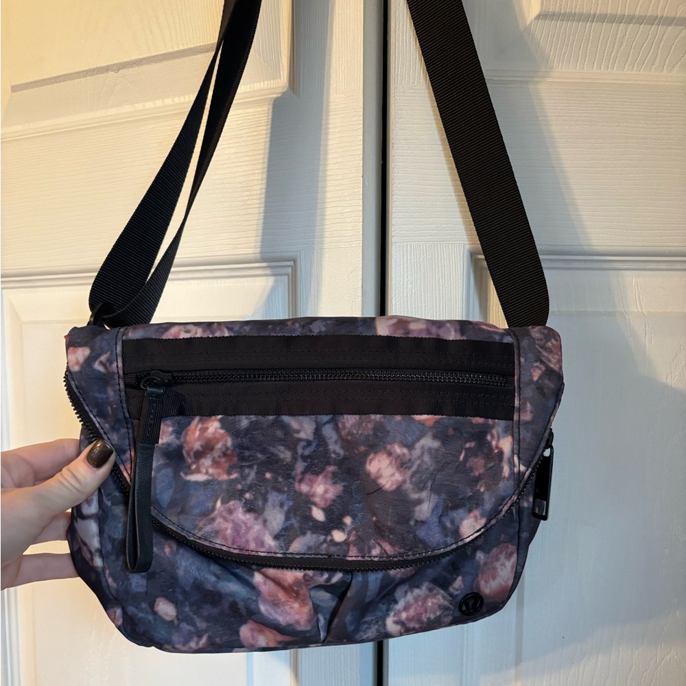 Lululemon bag